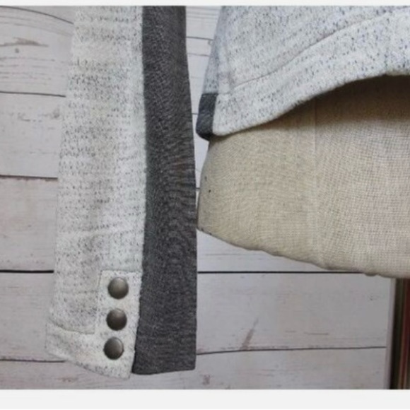 Cabi Shrunken blazer Style 211, gray and white - Picture 10 of 10